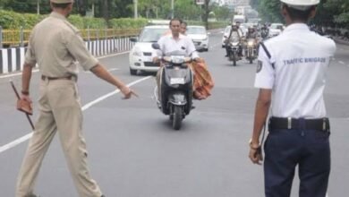 शक्ति जिला ट्रैफिक पुलिस ने नशे में ट्रक चलाने वाले चालक पर किया 10500/-रुपये का जुर्माना, एसपी अंकिता के निर्देशन में ट्रैफिक पुलिस करवा रही यातायात नियमों का पालन, ट्रैफिक प्रभारी ने कहा- यातायात रूल का पालन करवाना तेजी से चलेगा जागरूकता अभियान kshititech