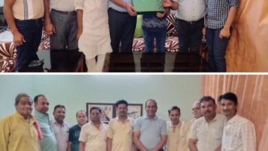 शक्ति के समाजसेवी अमरलाल अग्रवाल(कॉन्ट्रेक्टर) के जन्मदिन पर लोगों ने दी बधाई,गिरिराज रैन बसेरा में केक काटकर मनाया गया जन्मदिन, जन्मदिन पर अमर ने कहा- ईश्वर सदैव सेवा कार्य करने की देते रहे ऊर्जा, विभिन्न संस्थाओं में महत्वपूर्ण पदों पर कार्य कर रहे हैं अमरलाल अग्रवाल kshititech