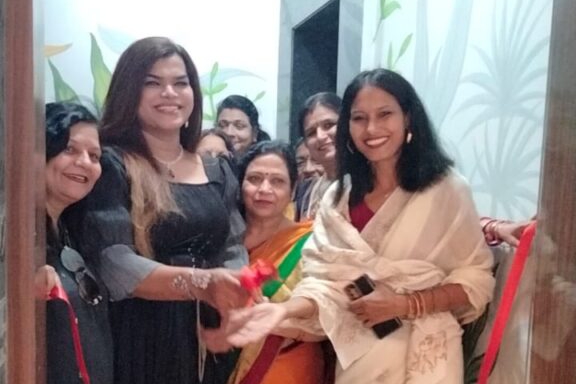 बिलासपुर के रीति रिवाज ने किया 0TT रेस्टोरेंट का शुभारंभ, शहर के सीपत चौक में स्थित है इंटरनेशनल मेकअप आर्टिस्ट नीरा प्रधान पहुंची ओपनिंग सेरेमनी में,बिंदु-करण ने की है फूड सेक्टर में अनुकरणीय पहल बिलासपुर के रीति रिवाज ने किया 0TT रेस्टोरेंट का शुभारंभ, शहर के सीपत चौक में स्थित है इंटरनेशनल मेकअप आर्टिस्ट नीरा प्रधान पहुंची ओपनिंग सेरेमनी में,बिंदु-करण ने की है फूड सेक्टर में अनुकरणीय पहल kshititech