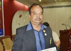 सारंगढ़ की श्री शांति सीता सेवा समिति का सेवा कार्य -निर्वाचन ड्यूटी में लगे कर्मचारियों को भीषण गर्मी में पिलाया ठंडा पानी एवं शरबत, समाजसेवी महेंद्र अग्रवाल के नेतृत्व में समिति कर रही बेहतर कार्य, महेंद्र ने कहा- जल की सेवा है सबसे बड़ा पुण्य का काम kshititech