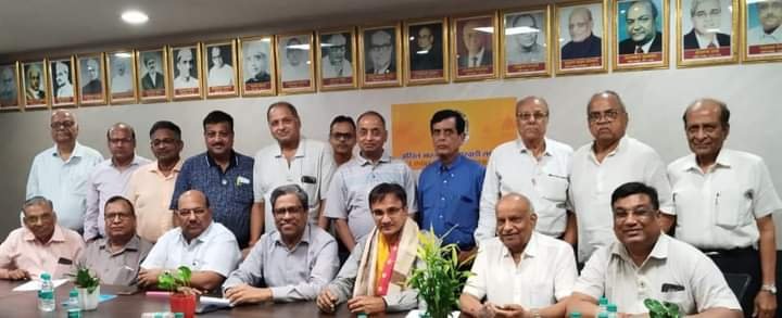 पेड़ लगाओ, जीवन बचाओ- अखिल भारतवर्षीय मारवाड़ी सम्मेलन ने विश्व पर्यावरण दिवस के मौके पर किया संगोष्ठी का आयोजन, राष्ट्रीय अध्यक्ष लोहिया ने कहा- प्रकृति, पृथ्वी और पर्यावरण की स्थिति पर विचार करने की जरूरत, अध्यक्ष लोहिया ने पेड़ों से प्राप्त होने वाले लाभ की दी जानकारी पेड़ लगाओ, जीवन बचाओ- अखिल भारतवर्षीय मारवाड़ी सम्मेलन ने विश्व पर्यावरण दिवस के मौके पर किया संगोष्ठी का आयोजन, राष्ट्रीय अध्यक्ष लोहिया ने कहा- प्रकृति, पृथ्वी और पर्यावरण की स्थिति पर विचार करने की जरूरत, अध्यक्ष लोहिया ने पेड़ों से प्राप्त होने वाले लाभ की दी जानकारी kshititech