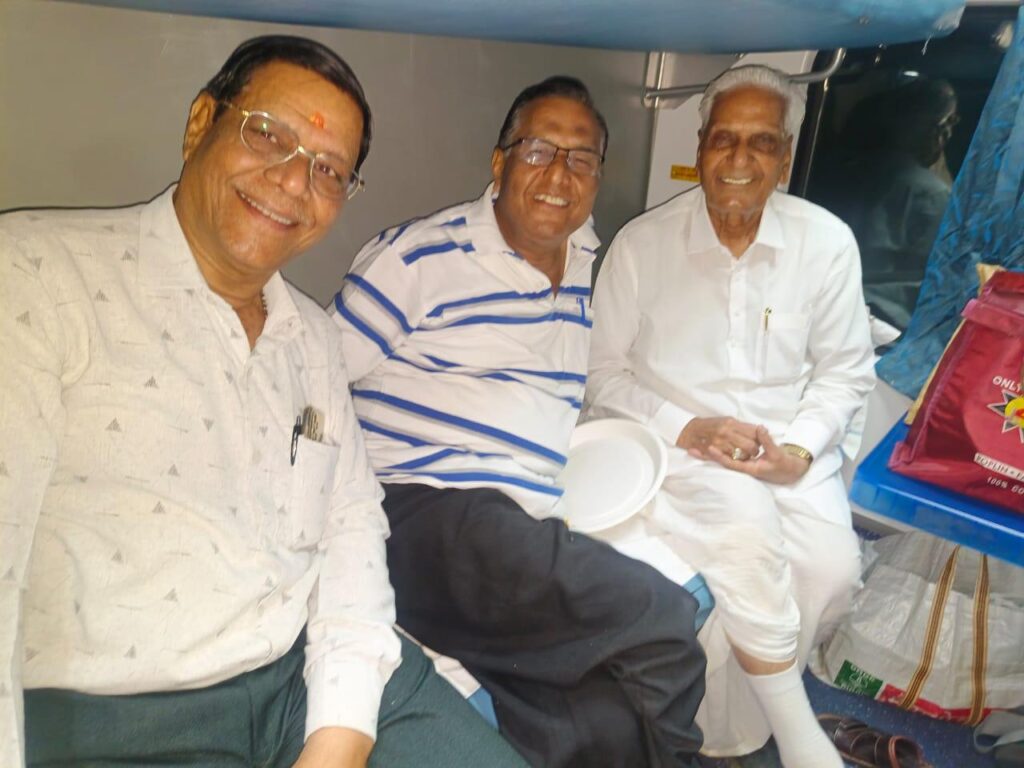 चलो कोलकाता- चलो कोलकाता- अलंकरण समारोह कोलकाता में कल-देश- विदेश के विभिन्न स्थानों से समाज बंधु पहुंचने लगे कोलकाता, 8 जून को अंतर्राष्ट्रीय अग्रवाल सम्मेलन द्वारा होगा अग्र अलंकरण समारोह, 7 जून को तैयारीयो को लेकर चला बैठकों का दौर, अग्रवाल समाज की 32 विभूतियों का होगा सम्मान चलो कोलकाता- चलो कोलकाता- अलंकरण समारोह कोलकाता में कल-देश- विदेश के विभिन्न स्थानों से समाज बंधु पहुंचने लगे कोलकाता, 8 जून को अंतर्राष्ट्रीय अग्रवाल सम्मेलन द्वारा होगा अग्र अलंकरण समारोह, 7 जून को तैयारीयो को लेकर चला बैठकों का दौर, अग्रवाल समाज की 32 विभूतियों का होगा सम्मान kshititech