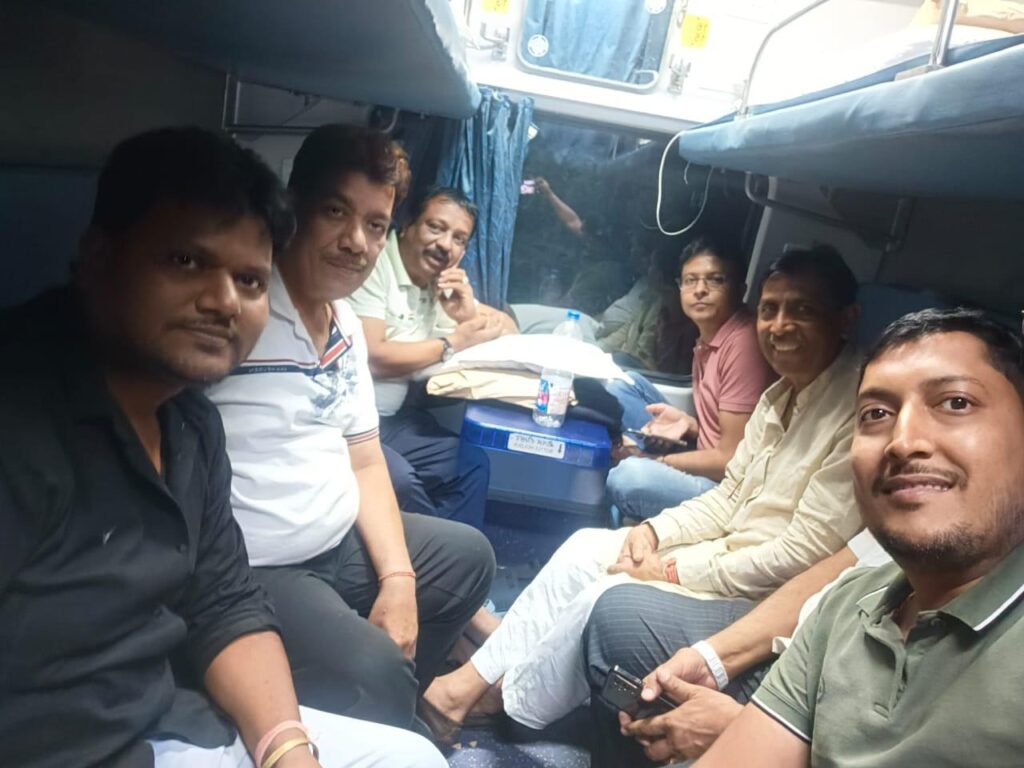 चलो कोलकाता- चलो कोलकाता- अलंकरण समारोह कोलकाता में कल-देश- विदेश के विभिन्न स्थानों से समाज बंधु पहुंचने लगे कोलकाता, 8 जून को अंतर्राष्ट्रीय अग्रवाल सम्मेलन द्वारा होगा अग्र अलंकरण समारोह, 7 जून को तैयारीयो को लेकर चला बैठकों का दौर, अग्रवाल समाज की 32 विभूतियों का होगा सम्मान चलो कोलकाता- चलो कोलकाता- अलंकरण समारोह कोलकाता में कल-देश- विदेश के विभिन्न स्थानों से समाज बंधु पहुंचने लगे कोलकाता, 8 जून को अंतर्राष्ट्रीय अग्रवाल सम्मेलन द्वारा होगा अग्र अलंकरण समारोह, 7 जून को तैयारीयो को लेकर चला बैठकों का दौर, अग्रवाल समाज की 32 विभूतियों का होगा सम्मान kshititech