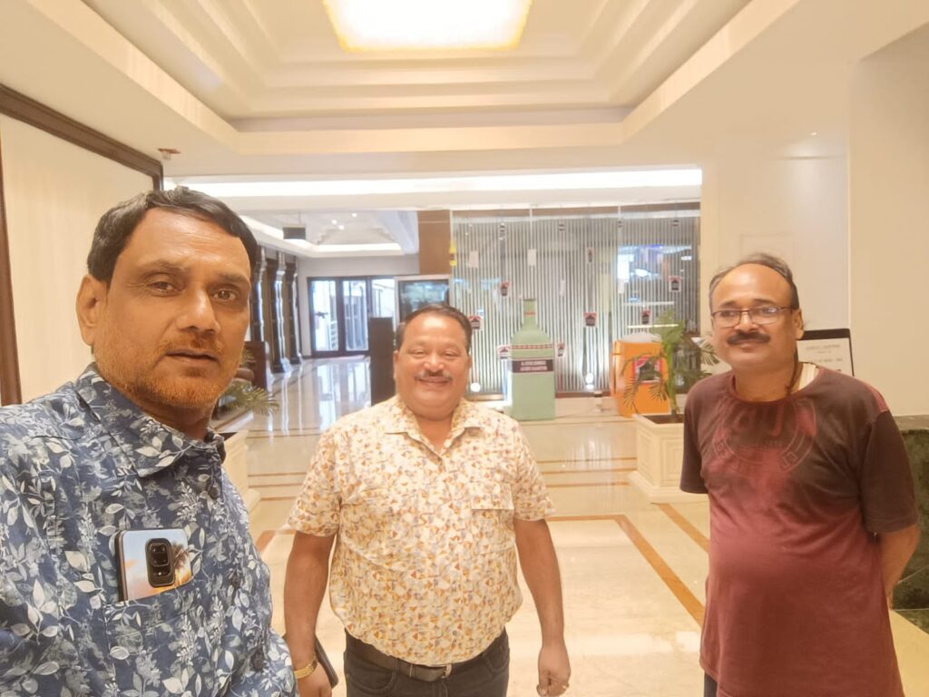 चलो कोलकाता- चलो कोलकाता- अलंकरण समारोह कोलकाता में कल-देश- विदेश के विभिन्न स्थानों से समाज बंधु पहुंचने लगे कोलकाता, 8 जून को अंतर्राष्ट्रीय अग्रवाल सम्मेलन द्वारा होगा अग्र अलंकरण समारोह, 7 जून को तैयारीयो को लेकर चला बैठकों का दौर, अग्रवाल समाज की 32 विभूतियों का होगा सम्मान चलो कोलकाता- चलो कोलकाता- अलंकरण समारोह कोलकाता में कल-देश- विदेश के विभिन्न स्थानों से समाज बंधु पहुंचने लगे कोलकाता, 8 जून को अंतर्राष्ट्रीय अग्रवाल सम्मेलन द्वारा होगा अग्र अलंकरण समारोह, 7 जून को तैयारीयो को लेकर चला बैठकों का दौर, अग्रवाल समाज की 32 विभूतियों का होगा सम्मान kshititech
