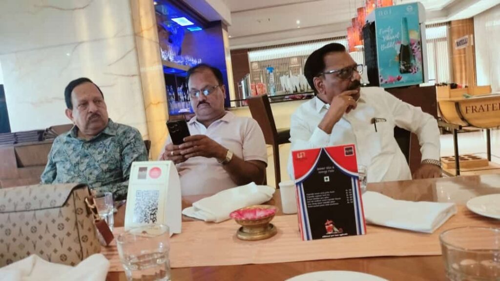 चलो कोलकाता- चलो कोलकाता- अलंकरण समारोह कोलकाता में कल-देश- विदेश के विभिन्न स्थानों से समाज बंधु पहुंचने लगे कोलकाता, 8 जून को अंतर्राष्ट्रीय अग्रवाल सम्मेलन द्वारा होगा अग्र अलंकरण समारोह, 7 जून को तैयारीयो को लेकर चला बैठकों का दौर, अग्रवाल समाज की 32 विभूतियों का होगा सम्मान चलो कोलकाता- चलो कोलकाता- अलंकरण समारोह कोलकाता में कल-देश- विदेश के विभिन्न स्थानों से समाज बंधु पहुंचने लगे कोलकाता, 8 जून को अंतर्राष्ट्रीय अग्रवाल सम्मेलन द्वारा होगा अग्र अलंकरण समारोह, 7 जून को तैयारीयो को लेकर चला बैठकों का दौर, अग्रवाल समाज की 32 विभूतियों का होगा सम्मान kshititech