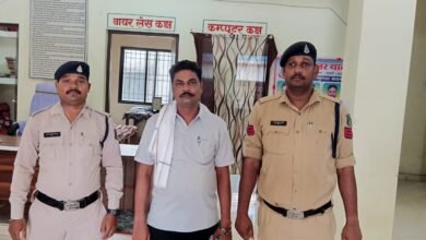 ढाबे में रखकर बेच रहा था शराब- ढाबा संचालक को पुलिस ने किया गिरफ्तार, एसपी अंकिता शर्मा के निर्देशन में ढाबों में बिक रही अवैध शराब पर पुलिस की बड़ी कार्रवाई,हसौद थाना क्षेत्र की घटना kshititech
