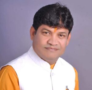 महंत के गढ़ में भाजपा को मिली 18452 वोटो की जीत में पार्टी कार्यकर्ताओं के साथ ही अहम भूमिका निभाई पूर्व विधायक डॉक्टर खिलावन साहु ने, नवनिर्वाचित सांसद कमलेश जांगड़े के राजनैतिक रूप से मार्गदर्शक एवं प्रेरणा स्रोत की भूमिका में रहे हैं खिलावन, डॉ खिलावन के विधायक रहते हुए भाजपा की सक्रिय राजनीति में कदम रखा था कमलेश जांगड़े ने महंत के गढ़ में भाजपा को मिली 18452 वोटो की जीत में पार्टी कार्यकर्ताओं के साथ ही अहम भूमिका निभाई पूर्व विधायक डॉक्टर खिलावन साहु ने, नवनिर्वाचित सांसद कमलेश जांगड़े के राजनैतिक रूप से मार्गदर्शक एवं प्रेरणा स्रोत की भूमिका में रहे हैं खिलावन, डॉ खिलावन के विधायक रहते हुए भाजपा की सक्रिय राजनीति में कदम रखा था कमलेश जांगड़े ने kshititech