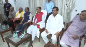 बड़ी खबर- सतनामी समाज ने करी मुख्यमंत्री से मुलाकात, कहा बलौदा बाजार की घटना में असामाजिक तत्वों का हाथ, पूरी घटना की न्यायिक जांच करने की घोषणा के लिए मुख्यमंत्री साय का किया धन्यवाद बड़ी खबर- सतनामी समाज ने करी मुख्यमंत्री से मुलाकात, कहा बलौदा बाजार की घटना में असामाजिक तत्वों का हाथ, पूरी घटना की न्यायिक जांच करने की घोषणा के लिए मुख्यमंत्री साय का किया धन्यवाद kshititech
