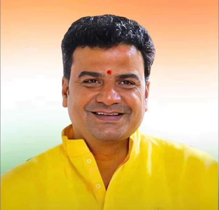 65 वोटो से जीत दर्ज करने वाले बिलासपुर के कमल सोनी के सर पर छत्तीसगढ़ सराफा संघ का ताज- एकता पेनल के उम्मीदवारों ने करी शानदार जीत दर्ज, चैंबर गुट के पदाधिकारीयो को मिली पराजय, शक्ति जिले के सर्राफा एसोसिएशन ने भी पहुंच कर दी बधाई, बिलासपुर सर्राफा संघ के अध्यक्ष भी हैं कमल सोनी, शक्ति के अध्यक्ष राजेश सराफ ने कहा- सर्राफा संघ छत्तीसगढ़ के हित में होंगे कमल जी के नेतृत्व में सकारात्मक प्रयास 65 वोटो से जीत दर्ज करने वाले बिलासपुर के कमल सोनी के सर पर छत्तीसगढ़ सराफा संघ का ताज- एकता पेनल के उम्मीदवारों ने करी शानदार जीत दर्ज, चैंबर गुट के पदाधिकारीयो को मिली पराजय, शक्ति जिले के सर्राफा एसोसिएशन ने भी पहुंच कर दी बधाई, बिलासपुर सर्राफा संघ के अध्यक्ष भी हैं कमल सोनी, शक्ति के अध्यक्ष राजेश सराफ ने कहा- सर्राफा संघ छत्तीसगढ़ के हित में होंगे कमल जी के नेतृत्व में सकारात्मक प्रयास kshititech