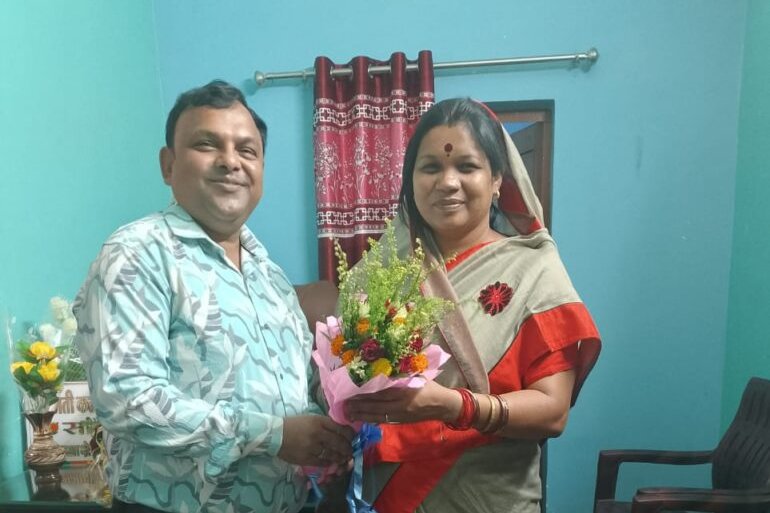 शक्ति के मारवाड़ी युवा मंच ने करी सांसद जी से मुलाकात, कहा- शक्ति जिला आपके नेतृत्व में करेगा तेजी से विकास, अध्यक्ष मुकेश अग्रवाल के नेतृत्व में पहुंचे थे सदस्य, शक्ति रेलवे स्टेशन पर रेल यात्री सुविधाओं को लेकर भी करी चर्चा शक्ति के मारवाड़ी युवा मंच ने करी सांसद जी से मुलाकात, कहा- शक्ति जिला आपके नेतृत्व में करेगा तेजी से विकास, अध्यक्ष मुकेश अग्रवाल के नेतृत्व में पहुंचे थे सदस्य, शक्ति रेलवे स्टेशन पर रेल यात्री सुविधाओं को लेकर भी करी चर्चा kshititech