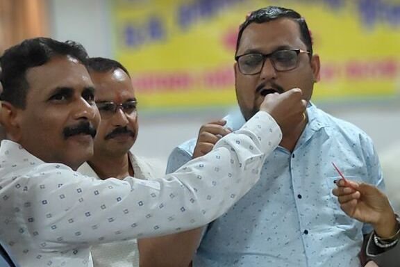 जनर्लिस्ट वेलफेयर यूनियन प्रदेश कार्यकारिणी की बैठक रायपुर में संपन्न,प्रदेश अध्यक्ष अमित गौतम ने कहा-प्रत्येक जिलों में संगठन को मजबूत करना एवं सदस्यता विस्तार में भी पदाधिकारी दे ध्यान, प्रदेश अध्यक्ष अमित गौतम का जन्मदिन भी मनाया यूनियन के साथियों ने kshititech