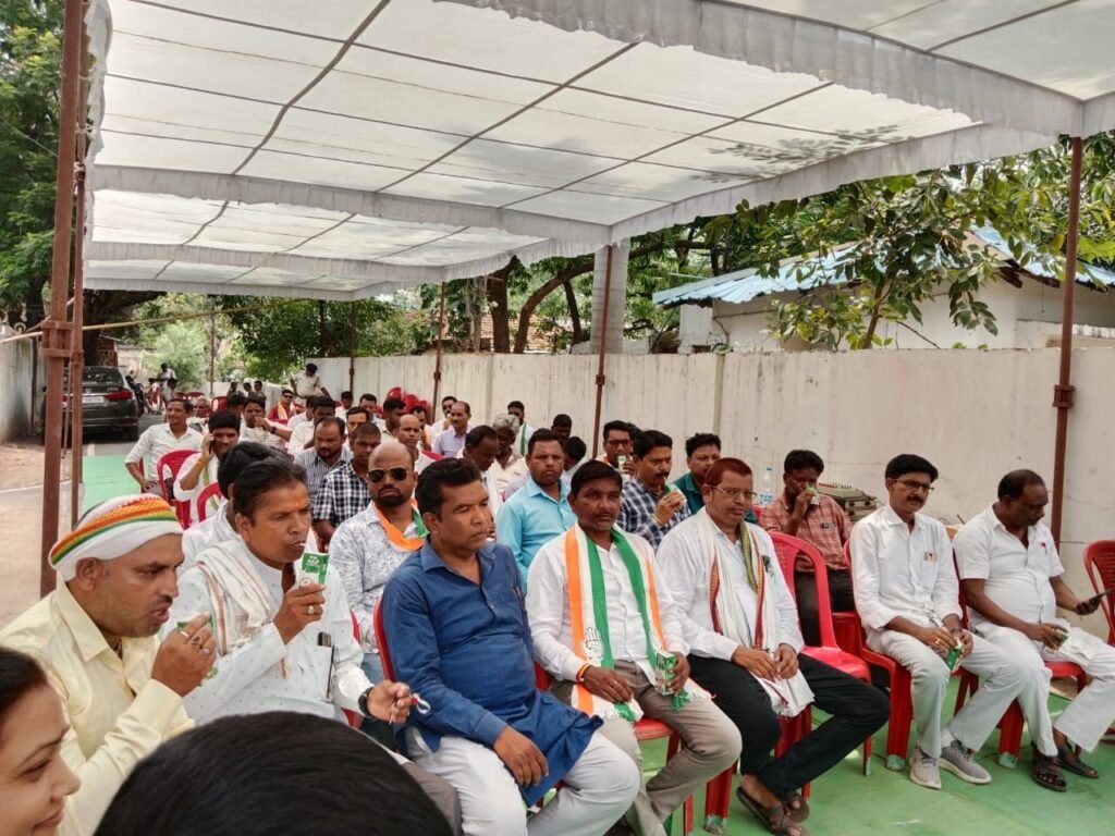 कांग्रेस ने बजाया राज्य सरकार के खिलाफ बिगुल- बलौदा बाजार की घटना को लेकर कांग्रेस ने किया भाजपा सरकार पर हमला-सरकार चलाने में नाकाम साबित हो रही हैं भाजपा --डॉ रश्मि सिंह पूर्व विधायक तखतपुर, शक्ति जिले के कांग्रेस नेताओं ने कहा राज्य सरकार के खिलाफ होंगे श्रृंखलाबद्ध आंदोलन kshititech