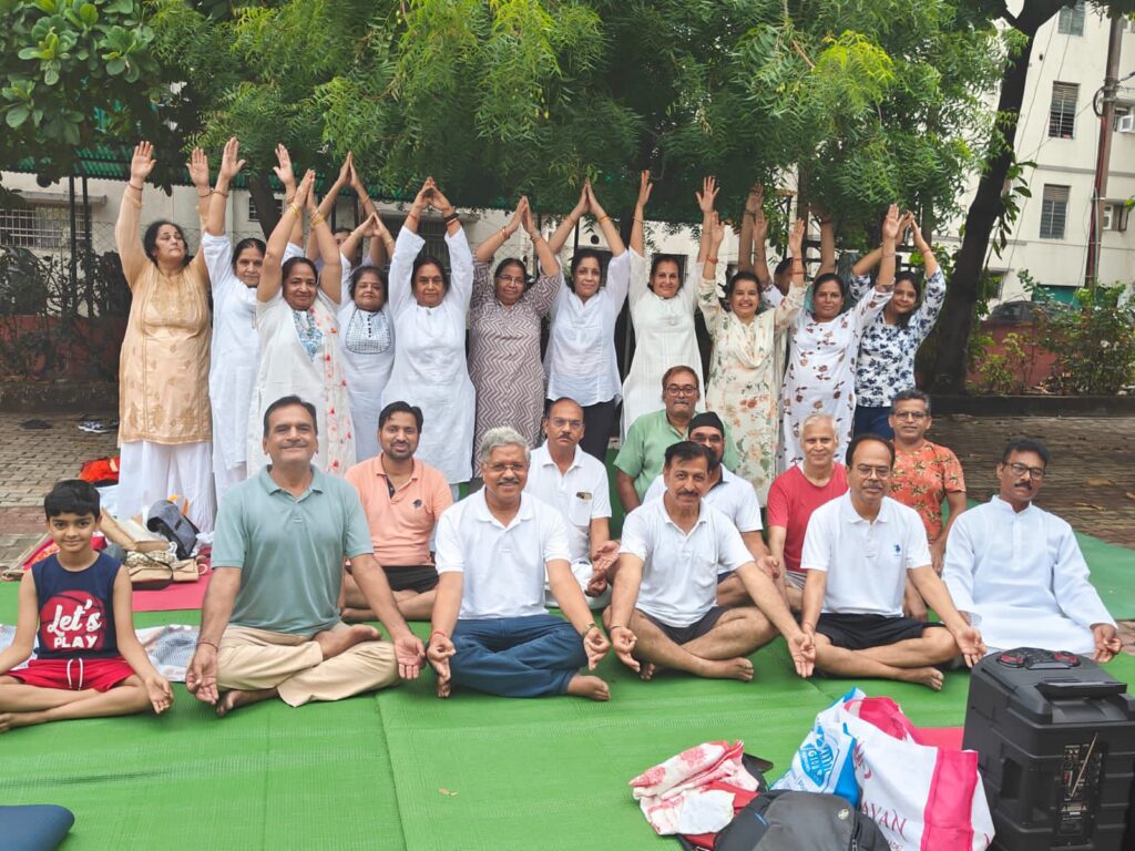 योग के प्रति दिखा जुनून- शक्ति जिले सहित विभिन्न स्थानों पर हुए अंतर्राष्ट्रीय योग दिवस पर कार्यक्रम, शक्ति के सामुदायिक भवन में जिला स्तरीय कार्यक्रम हुआ, नगर पंचायत अड़भार के स्कूल में किया गया सार्वजनिक योगाभ्यास, रायपुर के अशोका रत्न में शंकर नगर तबला गार्डन में हुआ योग कार्यक्रम, योग के प्रति महिलाओं एवं बच्चों में भी दिखा उत्साह, पूर्व सांसद सरोज पांडेय भी पहुंची अग्रसेन महाविद्यालय कोरबा के कार्यक्रम में योग के प्रति दिखा जुनून- शक्ति जिले सहित विभिन्न स्थानों पर हुए अंतर्राष्ट्रीय योग दिवस पर कार्यक्रम, शक्ति के सामुदायिक भवन में जिला स्तरीय कार्यक्रम हुआ, नगर पंचायत अड़भार के स्कूल में किया गया सार्वजनिक योगाभ्यास, रायपुर के अशोका रत्न में शंकर नगर तबला गार्डन में हुआ योग कार्यक्रम, योग के प्रति महिलाओं एवं बच्चों में भी दिखा उत्साह, पूर्व सांसद सरोज पांडेय भी पहुंची अग्रसेन महाविद्यालय कोरबा के कार्यक्रम में kshititech