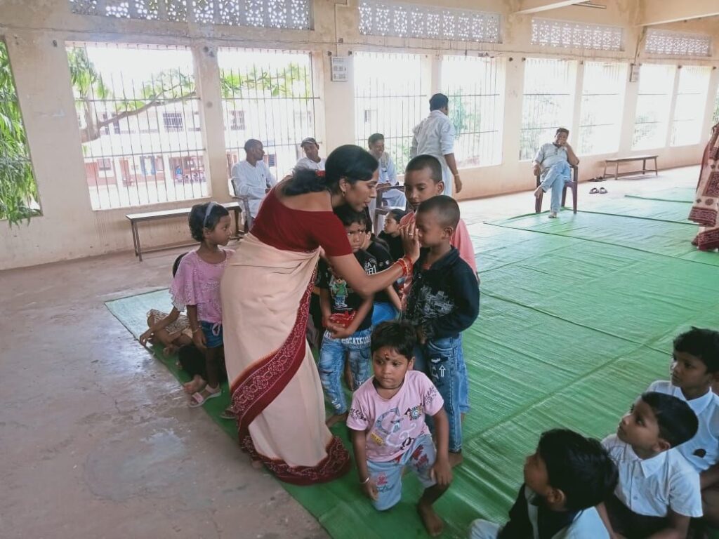 नन्हे मुन्ने बच्चों में दिखा स्कूल को लेकर उत्साह- 26 जून को शक्ति जिले में शाला प्रवेश उत्सव कार्यक्रम का हुआ आयोजन,शक्ति के सरस्वती शिशु मंदिर,JBDAV स्कूल सहित विभिन्न विद्यालयों में बच्चों को तिलक लगाकर कराया गया प्रवेश, नव प्रवेशी बच्चों को शिक्षा के प्रति प्रोत्साहित करने हो रहे अनेको जतन नन्हे मुन्ने बच्चों में दिखा स्कूल को लेकर उत्साह- 26 जून को शक्ति जिले में शाला प्रवेश उत्सव कार्यक्रम का हुआ आयोजन,शक्ति के सरस्वती शिशु मंदिर,JBDAV स्कूल सहित विभिन्न विद्यालयों में बच्चों को तिलक लगाकर कराया गया प्रवेश, नव प्रवेशी बच्चों को शिक्षा के प्रति प्रोत्साहित करने हो रहे अनेको जतन kshititech