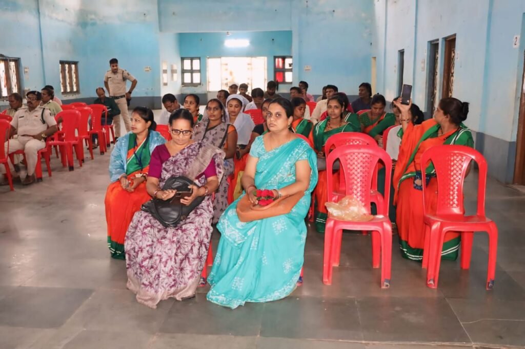 1 जुलाई से पूरे देश में लागू हो जाएगा नया आपराधिक कानून- शक्ति जिले में कलेक्टर टोपनो एवं पुलिस प्रशासन की पहल पर जगह-जगह लोगों को किया जा रहा जागरूक, शक्ति के सामुदायिक भवन में एवं डभरा में हुई कार्यशाला, व्यापम द्वारा आयोजित परीक्षाओं को लेकर तैयारियां पर हुई प्रशासनिक चर्चा 1 जुलाई से पूरे देश में लागू हो जाएगा नया आपराधिक कानून- शक्ति जिले में कलेक्टर टोपनो एवं पुलिस प्रशासन की पहल पर जगह-जगह लोगों को किया जा रहा जागरूक, शक्ति के सामुदायिक भवन में एवं डभरा में हुई कार्यशाला, व्यापम द्वारा आयोजित परीक्षाओं को लेकर तैयारियां पर हुई प्रशासनिक चर्चा kshititech