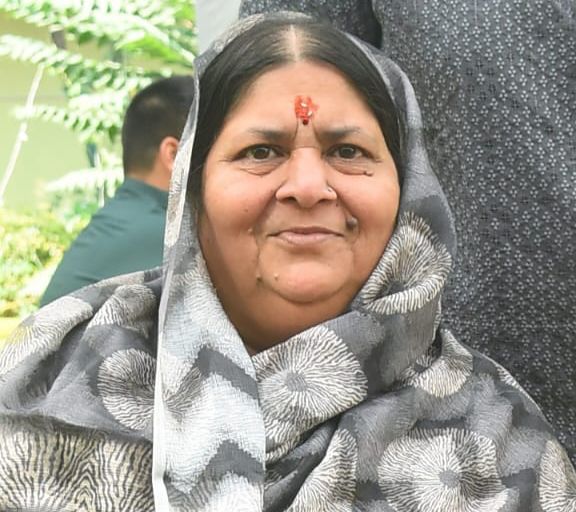 नहीं रही खरसिया की श्रीमती संतोष देवी गुप्ता, अविभाजित मध्य प्रदेश खनिज विकास निगम के पूर्व चैयरमेन गिरधर गुप्ता की पूज्य भाभी जी थी संतोष देवी, 21 जून को दोपहर 03 बजे खरसिया में होगा अंतिम संस्कार, मुंबई से खरसिया लाया जाएगा पार्थिव देह को नहीं रही खरसिया की श्रीमती संतोष देवी गुप्ता, अविभाजित मध्य प्रदेश खनिज विकास निगम के पूर्व चैयरमेन गिरधर गुप्ता की पूज्य भाभी जी थी संतोष देवी, 21 जून को दोपहर 03 बजे खरसिया में होगा अंतिम संस्कार, मुंबई से खरसिया लाया जाएगा पार्थिव देह को kshititech
