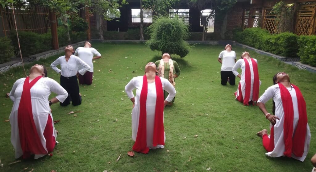 महिलाओं ने योग कर दिया जागरूकता का संदेश- शक्ति जिले की महिला पतंजलि योग समिति के सदस्यों ने वासु रिजॉर्ट ने किया योगाभ्यास कार्यक्रम, जिला प्रभारी कलावती ईश्वर लोधी के नेतृत्व में सदस्यों में दिखा योग के प्रति उत्साह, जिला प्रभारी कलावती ने कहा- बाबा रामदेव ने प्राचीन काल से चले आ रहे योग को दी नई दिशा kshititech