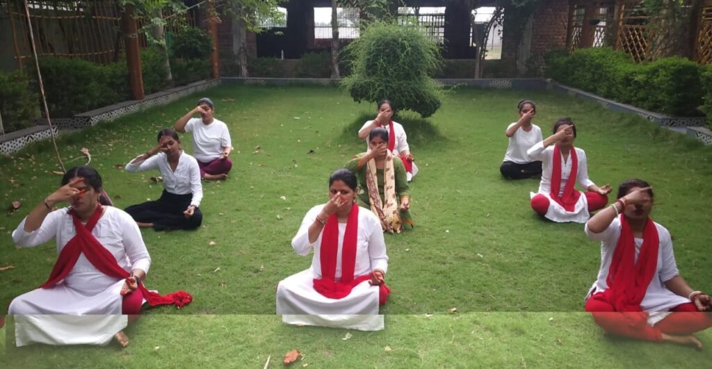 महिलाओं ने योग कर दिया जागरूकता का संदेश- शक्ति जिले की महिला पतंजलि योग समिति के सदस्यों ने वासु रिजॉर्ट ने किया योगाभ्यास कार्यक्रम, जिला प्रभारी कलावती ईश्वर लोधी के नेतृत्व में सदस्यों में दिखा योग के प्रति उत्साह, जिला प्रभारी कलावती ने कहा- बाबा रामदेव ने प्राचीन काल से चले आ रहे योग को दी नई दिशा kshititech