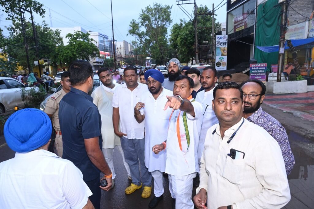 कांग्रेस का कल बड़ा आंदोलन- छत्तीसगढ़ में बढ़ते अपराध एवं बेलगाम कानून व्यवस्था के खिलाफ प्रदेश कांग्रेस कमेटी का विधानसभा घेराव कल 24 जुलाई को,मंडी गेट लोधी पारा पंडरी रायपुर से कार्यकर्ता करेंगे विधानसभा का कुच, पुलिस ने बनाये घेराव मार्ग में सैकड़ो बैरिकेट्स, कांग्रेस ने लिया 50000 की भीड़ जुटाने का लक्ष्य कांग्रेस का कल बड़ा आंदोलन- छत्तीसगढ़ में बढ़ते अपराध एवं बेलगाम कानून व्यवस्था के खिलाफ प्रदेश कांग्रेस कमेटी का विधानसभा घेराव कल 24 जुलाई को,मंडी गेट लोधी पारा पंडरी रायपुर से कार्यकर्ता करेंगे विधानसभा का कुच, पुलिस ने बनाये घेराव मार्ग में सैकड़ो बैरिकेट्स, कांग्रेस ने लिया 50000 की भीड़ जुटाने का लक्ष्य kshititech