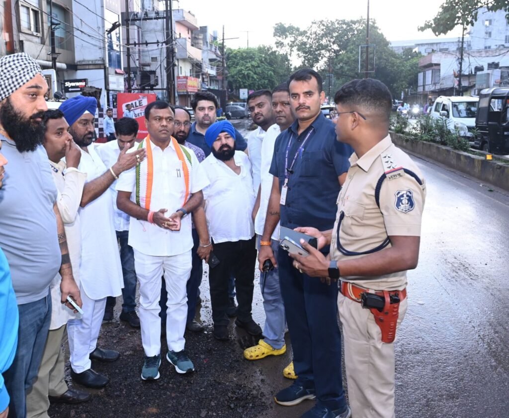 कांग्रेस का कल बड़ा आंदोलन- छत्तीसगढ़ में बढ़ते अपराध एवं बेलगाम कानून व्यवस्था के खिलाफ प्रदेश कांग्रेस कमेटी का विधानसभा घेराव कल 24 जुलाई को,मंडी गेट लोधी पारा पंडरी रायपुर से कार्यकर्ता करेंगे विधानसभा का कुच, पुलिस ने बनाये घेराव मार्ग में सैकड़ो बैरिकेट्स, कांग्रेस ने लिया 50000 की भीड़ जुटाने का लक्ष्य कांग्रेस का कल बड़ा आंदोलन- छत्तीसगढ़ में बढ़ते अपराध एवं बेलगाम कानून व्यवस्था के खिलाफ प्रदेश कांग्रेस कमेटी का विधानसभा घेराव कल 24 जुलाई को,मंडी गेट लोधी पारा पंडरी रायपुर से कार्यकर्ता करेंगे विधानसभा का कुच, पुलिस ने बनाये घेराव मार्ग में सैकड़ो बैरिकेट्स, कांग्रेस ने लिया 50000 की भीड़ जुटाने का लक्ष्य kshititech