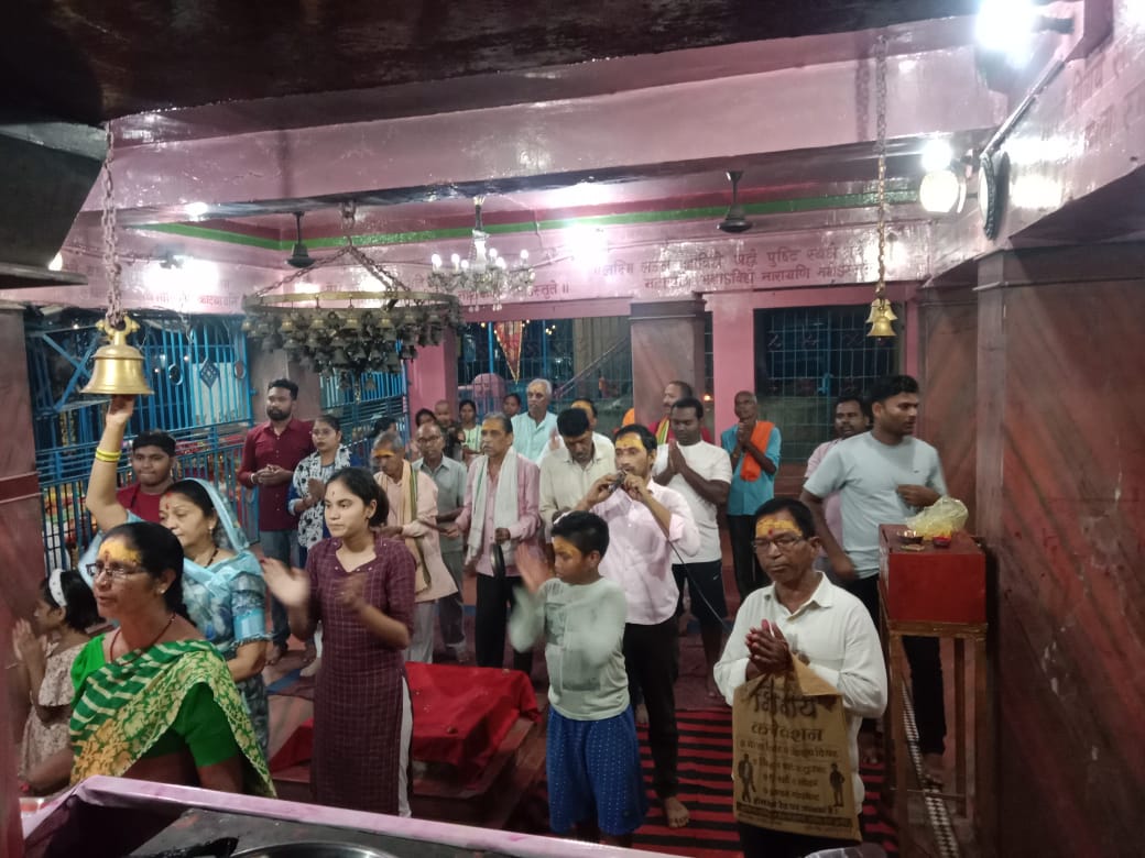 शक्ति के महामाया मंदिर में गुरु पूर्णिमा पर्व पर हुआ रामायण के सुंदरकांड पाठ का महा आयोजन, मंदिर के पुजारी का भी किया गया सम्मान,धर्म प्रेमियों में दिखा उत्साह शक्ति के महामाया मंदिर में गुरु पूर्णिमा पर्व पर हुआ रामायण के सुंदरकांड पाठ का महा आयोजन, मंदिर के पुजारी का भी किया गया सम्मान,धर्म प्रेमियों में दिखा उत्साह kshititech