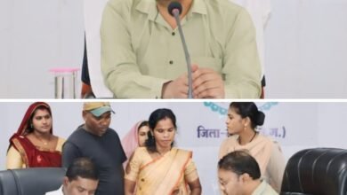 ट्रेन के स्टॉपेज के लिए कलेक्टर से गुहार- सक्ति कलेक्टर टोपनों ने जिले में विभागों को दिया वृक्षारोपण का टारगेट,कलेक्टर ने कहा- जगह का करें चयन, करवाए वृक्षारोपण, जनदर्शन में टोपनो ने सुनी समस्याएं, किसी ने मांगा ट्रेन का स्टॉपेज, तो किसी ने राजस्व संबंधी समस्यायो का रोया टुखड़ा kshititech