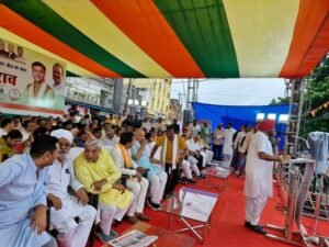 नेता प्रतिपक्ष महंत बरसे भाजपा सरकार पर-कांग्रेस के आवाहन पर हजारों की संख्या में रायपुर पहुंचे विधानसभा घेराव करने कांग्रेसी, नेता प्रतिपक्ष महंत ने कहा- 6 महीने में 273 नक्सली घटनाएं हुई छत्तीसगढ़ में, सरकार की कानून व्यवस्था हो गई बेलगाम नेता प्रतिपक्ष महंत बरसे भाजपा सरकार पर-कांग्रेस के आवाहन पर हजारों की संख्या में रायपुर पहुंचे विधानसभा घेराव करने कांग्रेसी, नेता प्रतिपक्ष महंत ने कहा- 6 महीने में 273 नक्सली घटनाएं हुई छत्तीसगढ़ में, सरकार की कानून व्यवस्था हो गई बेलगाम kshititech