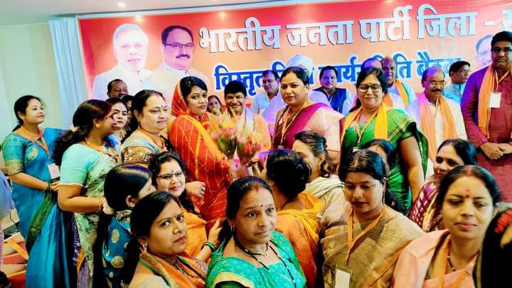 भाजपा शक्ति जिले के वर्तमान कार्यकाल की अंतिम बैठक हुई संपन्न, जिला अध्यक्ष कृष्णकांत चंद्रा ने कहा- आने वाले निकाय एवं पंचायत के चुनाव में भी कार्यकर्ताओं की मेहनत से मिलेगी जीत, आने वाले महीनो में होंगे संगठन के चुनाव, भारी बारिश के बावजूद बैठक में पहुंचे पार्टी के कार्यकर्ता भाजपा शक्ति जिले के वर्तमान कार्यकाल की अंतिम बैठक हुई संपन्न, जिला अध्यक्ष कृष्णकांत चंद्रा ने कहा- आने वाले निकाय एवं पंचायत के चुनाव में भी कार्यकर्ताओं की मेहनत से मिलेगी जीत, आने वाले महीनो में होंगे संगठन के चुनाव, भारी बारिश के बावजूद बैठक में पहुंचे पार्टी के कार्यकर्ता kshititech