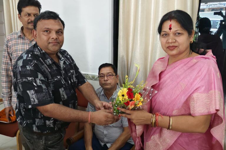 शक्ति शहर में सांसद जी ने किया वृक्षारोपण- शक्ति की मारवाड़ी युवा मंच शाखा ने पर्यावरण सुरक्षित रखने 8 जुलाई को किया वृक्षारोपण, सांसद एवं पूर्व नगर पालिका अध्यक्ष द्वय की उपस्थिति में वृक्षारोपण कर ट्री गार्ड भी लगाए गए, अतिथियों ने कहा- वृक्ष लगाएंगे तभी हमारा पर्यावरण रहेगा सुरक्षित शक्ति शहर में सांसद जी ने किया वृक्षारोपण- शक्ति की मारवाड़ी युवा मंच शाखा ने पर्यावरण सुरक्षित रखने 8 जुलाई को किया वृक्षारोपण, सांसद एवं पूर्व नगर पालिका अध्यक्ष द्वय की उपस्थिति में वृक्षारोपण कर ट्री गार्ड भी लगाए गए, अतिथियों ने कहा- वृक्ष लगाएंगे तभी हमारा पर्यावरण रहेगा सुरक्षित kshititech