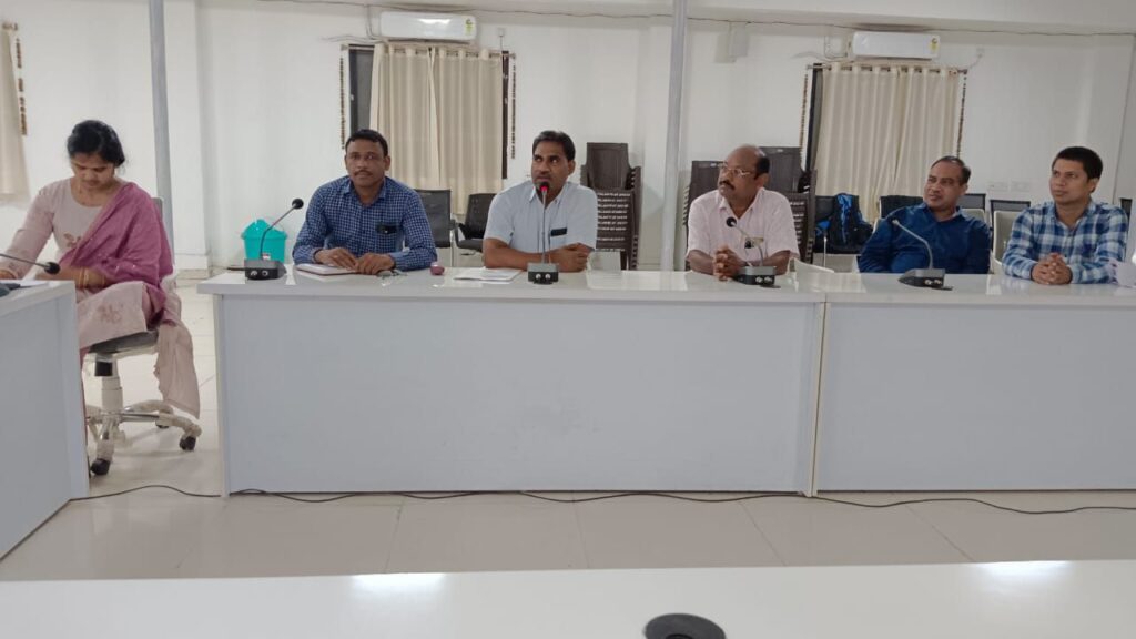 शक्ति के शासकीय क्रांति कुमार भारतीय महाविद्यालय में नई शिक्षा नीति के तहत प्रशिक्षण कार्यक्रम संपन्न, महाविद्यालय ने जारी की प्रथम वर्ष के विद्यार्थियों की मेरिट चयन सूची, महाविद्यालय में नए सत्र में प्रवेश लेने विद्यार्थियों में है भारी उत्साह शक्ति के शासकीय क्रांति कुमार भारतीय महाविद्यालय में नई शिक्षा नीति के तहत प्रशिक्षण कार्यक्रम संपन्न, महाविद्यालय ने जारी की प्रथम वर्ष के विद्यार्थियों की मेरिट चयन सूची, महाविद्यालय में नए सत्र में प्रवेश लेने विद्यार्थियों में है भारी उत्साह kshititech
