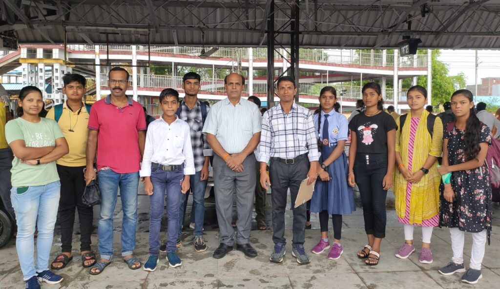 इंस्पायर अवार्ड : राज्य स्तरीय प्रतियोगिता में शामिल हुए जिले से 07 विद्यार्थी, जिला नोडल अधिकारी सुरेश कुमार जायसवाल के नेतृत्व में पहुंचे थे विद्यार्थी,1 एवं 2 जुलाई को राजनांदगांव में आयोजित थी प्रतियोगिता, जिला शिक्षा अधिकारी एन के चंद्रा ने भी दी बधाई इंस्पायर अवार्ड : राज्य स्तरीय प्रतियोगिता में शामिल हुए जिले से 07 विद्यार्थी, जिला नोडल अधिकारी सुरेश कुमार जायसवाल के नेतृत्व में पहुंचे थे विद्यार्थी,1 एवं 2 जुलाई को राजनांदगांव में आयोजित थी प्रतियोगिता, जिला शिक्षा अधिकारी एन के चंद्रा ने भी दी बधाई kshititech