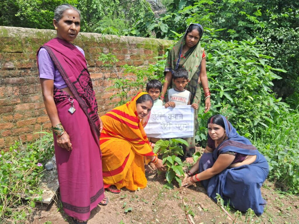 कलेक्टर टोपनो का मिशन हेल्थ,शक्ति के सरकारी अस्पताल का किया IAS टोपनो ने निरीक्षण, व्यवस्थाओं को लेकर दिए निर्देश,शक्ति के राम भक्त हुए यात्रा पर अयोध्या रवाना,कलेक्टर ने दिखाई हरी झंडी, कलेक्टर जन दर्शन में टोपनो ने सुनी समस्याएं, जिले में बारिश में हो रहा प्रशासन के निर्देश आंगनबाड़ियों में वृक्षारोपण Console Corptech