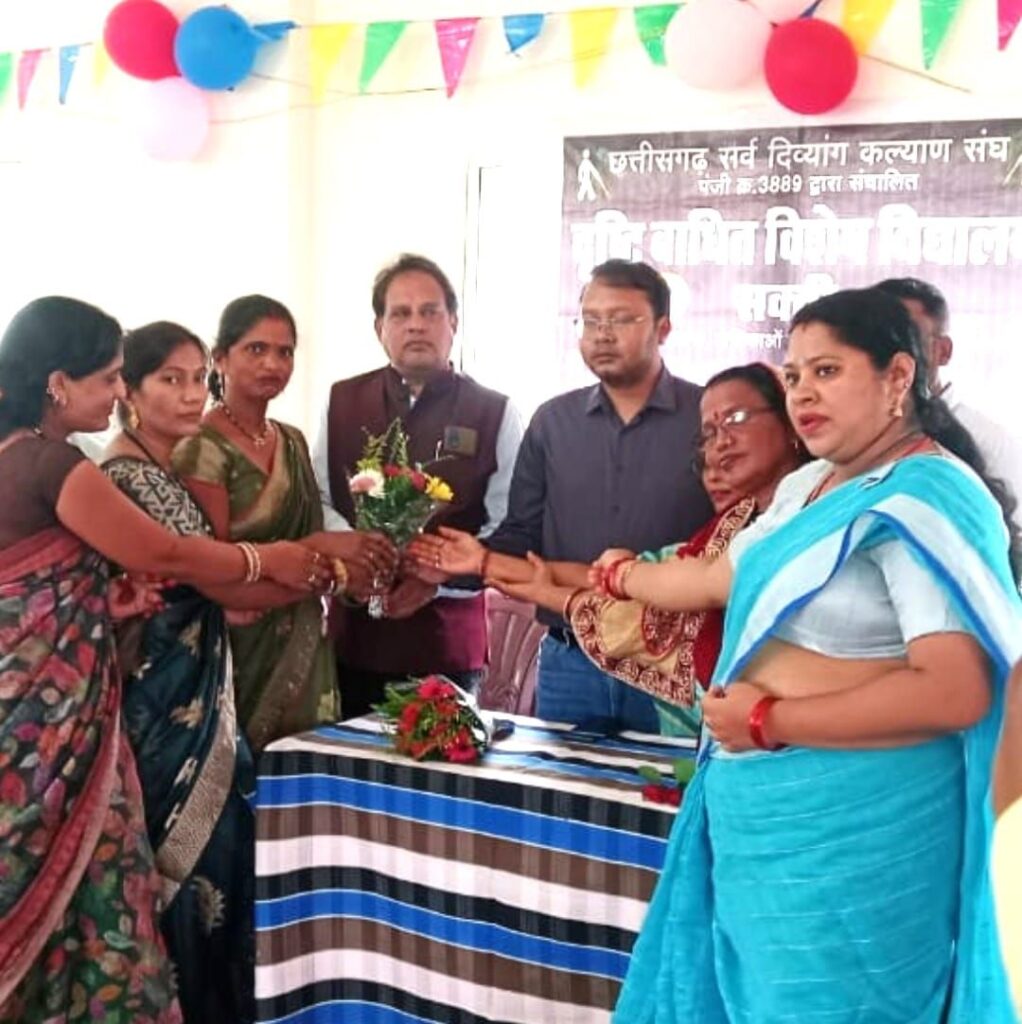 जब कलेक्टर ने स्वयं भोजन परोसा बच्चों को- शक्ति कलेक्टर टोपनो पहुंचे दिव्यांग विद्यार्थियों के बीच- 13 जुलाई को हुआ दृष्टि बाधित विशेष विद्यालय में शाला प्रवेश उत्सव का शक्ति एसडीएम अरुण सोम भी रहे मौजूद, सक्ति जिले में 14 जुलाई को व्यावसायिक परीक्षा मंडल की होंगी परीक्षाएं जब कलेक्टर ने स्वयं भोजन परोसा बच्चों को- शक्ति कलेक्टर टोपनो पहुंचे दिव्यांग विद्यार्थियों के बीच- 13 जुलाई को हुआ दृष्टि बाधित विशेष विद्यालय में शाला प्रवेश उत्सव का शक्ति एसडीएम अरुण सोम भी रहे मौजूद, सक्ति जिले में 14 जुलाई को व्यावसायिक परीक्षा मंडल की होंगी परीक्षाएं kshititech