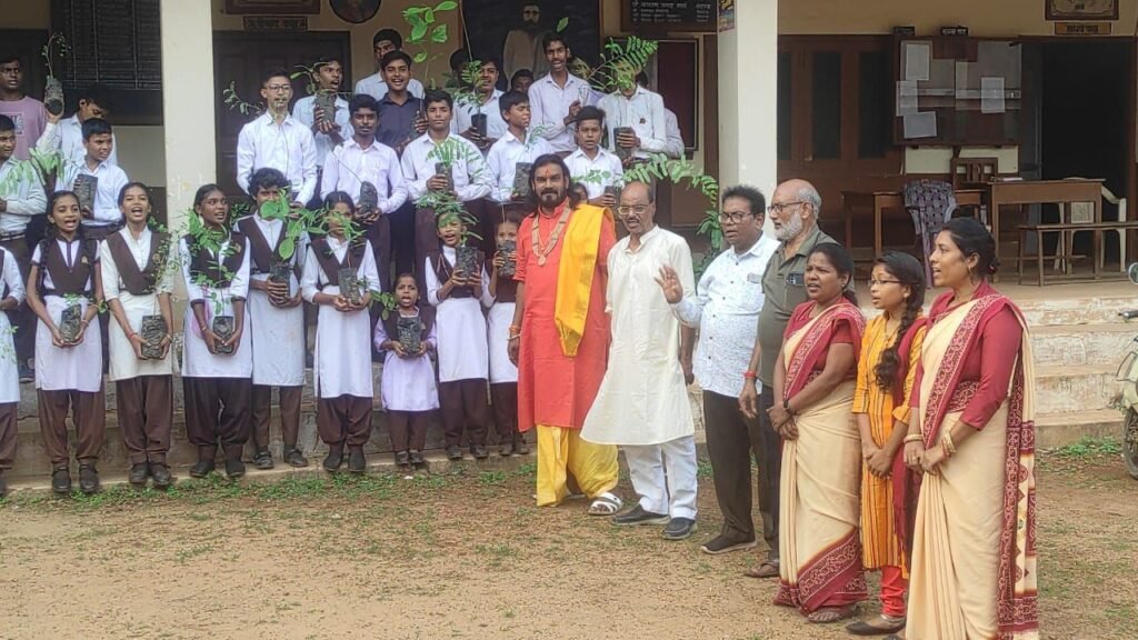 शक्ति के सरस्वती शिशु मंदिर में एक पेड़ मां के नाम हुआ कार्यक्रम, प्रधानमंत्री मोदी जी के आग्रह पर विद्यालय परिवार ने किया वृक्षारोपण,बच्चों में भी दिखा वृक्षारोपण को लेकर उत्साह, रामअवतार ने कहा- स्वस्थ जीवन के लिए स्वस्थ हवा की है जरूरत, और यह संभव है तभी जब हम करें वृक्षारोपण kshititech