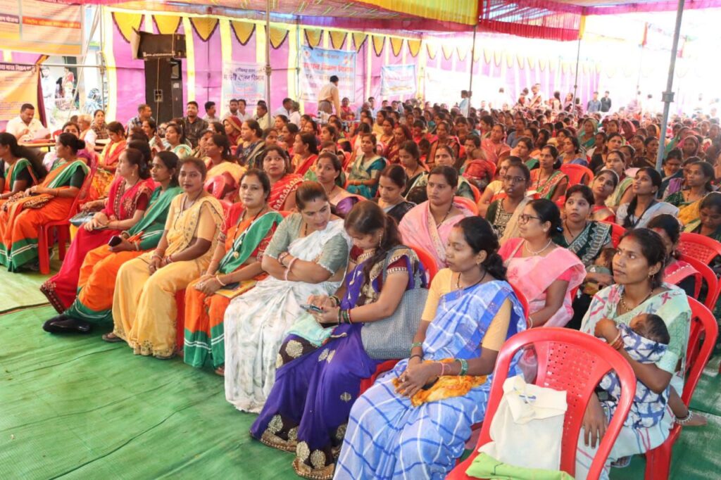पूर्व विधायक खिलावन ने किया जिला प्रशासन का धन्यवाद- नगरदा में संपन्न हुआ शक्ति जिले का जिला स्तरीय जन समस्या निवारण शिविर, शिविर में पहुंचे पूर्व विधायक डॉक्टर खिलावन साहू ने कहा -विष्णु देव की सुशासन वाली सरकार के कार्यों को गति देने में शिविरों की अहम भूमिका, जिले के कलेक्टर टोपनो भी रहे मौजूद, 48 आवेदनों का मौके पर ही हुआ निराकरण पूर्व विधायक खिलावन ने किया जिला प्रशासन का धन्यवाद- नगरदा में संपन्न हुआ शक्ति जिले का जिला स्तरीय जन समस्या निवारण शिविर, शिविर में पहुंचे पूर्व विधायक डॉक्टर खिलावन साहू ने कहा -विष्णु देव की सुशासन वाली सरकार के कार्यों को गति देने में शिविरों की अहम भूमिका, जिले के कलेक्टर टोपनो भी रहे मौजूद, 48 आवेदनों का मौके पर ही हुआ निराकरण kshititech