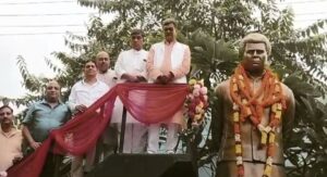 बाबूजी बी डी महंत की पुण्यतिथि पर चरणदास एवं ज्योत्सना ने दी श्रद्धांजलि,महंत ने किया ट्वीट- कहा- नहरो के क्षेत्र में विकास एवं सिंचाई के संसाधनों की दिशा में रहा आपका अमूल्य योगदान, शक्ति सहित जांजगीर-चांपा जिले में कांग्रेस जनों ने दी बिसाहू दास महंत को श्रद्धांजलि बाबूजी बी डी महंत की पुण्यतिथि पर चरणदास एवं ज्योत्सना ने दी श्रद्धांजलि,महंत ने किया ट्वीट- कहा- नहरो के क्षेत्र में विकास एवं सिंचाई के संसाधनों की दिशा में रहा आपका अमूल्य योगदान, शक्ति सहित जांजगीर-चांपा जिले में कांग्रेस जनों ने दी बिसाहू दास महंत को श्रद्धांजलि kshititech