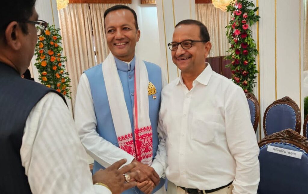 नए राज्यपाल से हुई अग्रवाल संगठन की मुलाकात,नवीन जी की आत्मीयता- कुरुक्षेत्र के सांसद नवीन जिंदल से करी छत्तीसगढ़ प्रांतीय अग्रवाल संगठन के पदाधिकारीयो ने मुलाकात, छत्तीसगढ़ प्रादेशिक मारवाड़ी सम्मेलन के अध्यक्ष पुरुषोत्तम सिंघानिया,महावीर कॉन्टिनेंटल के प्रमुख लोकेश कावड़िया भी रहे मौजूद, सामाजिक विषयों पर हुई लंबी चर्चा नए राज्यपाल से हुई अग्रवाल संगठन की मुलाकात,नवीन जी की आत्मीयता- कुरुक्षेत्र के सांसद नवीन जिंदल से करी छत्तीसगढ़ प्रांतीय अग्रवाल संगठन के पदाधिकारीयो ने मुलाकात, छत्तीसगढ़ प्रादेशिक मारवाड़ी सम्मेलन के अध्यक्ष पुरुषोत्तम सिंघानिया,महावीर कॉन्टिनेंटल के प्रमुख लोकेश कावड़िया भी रहे मौजूद, सामाजिक विषयों पर हुई लंबी चर्चा kshititech