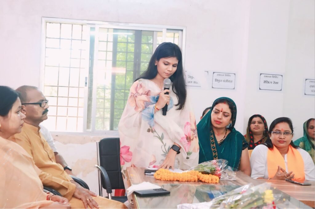 अड़भार शहर को संवारने भाजपा समर्थित कार्यवाहक अध्यक्ष दिशु ने ली शपथ, क्षेत्रीय सांसद कमलेश जांगड़े एवं भाजपा जिला अध्यक्ष कृष्णकांत रहे मौजूद, नवनियुक्त अध्यक्ष दिशु रात्रे ने कहा- विष्णु देव जी के सुशासन के अनुरूप अड़भार शहर का होगा तेजी से विकास,दिशु ने किया मुखर्जी जी को स्मरण* kshititech