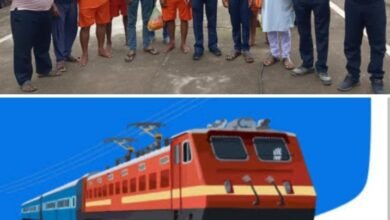 सावन स्पेशल से झूम उठे रेल यात्री- बाराद्वार शहर वासियों ने किया ट्रेन के ठहराव का स्वागत,बाराद्वार की जनता ने मिठाइयां बांटकर एवं आतिशबाजी कर किया नई ट्रेन का स्वागत,सक्ति स्टेशन में भी 9 अगस्त से हुआ है ठहराव, शक्ति रेलवे स्टेशन पर नहीं हुआ ट्रेन का कोई स्वागत kshititech