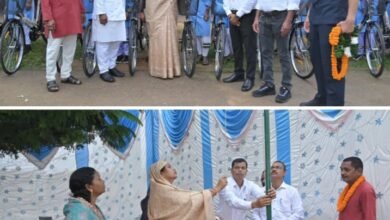 सांसद जी के गृह ग्राम में ध्वजारोहण- मसनिया कला के शासकीय उच्चतर माध्यमिक विद्यालय में ध्वजारोहण किया सांसद कमलेश जांगड़े ने, सरस्वती साइकिल योजना के तहत छात्राओं को किया साइकिल का वितरण, विद्यालय में निकली प्रभात फेरी एवं हुए सांस्कृतिक कार्यक्रम, शक्ति जिले के सरकारी स्कूलों में भी स्वतंत्रता दिवस पर दिखा उत्साह सांसद जी के गृह ग्राम में ध्वजारोहण- मसनिया कला के शासकीय उच्चतर माध्यमिक विद्यालय में ध्वजारोहण किया सांसद कमलेश जांगड़े ने, सरस्वती साइकिल योजना के तहत छात्राओं को किया साइकिल का वितरण, विद्यालय में निकली प्रभात फेरी एवं हुए सांस्कृतिक कार्यक्रम, शक्ति जिले के सरकारी स्कूलों में भी स्वतंत्रता दिवस पर दिखा उत्साह kshititech