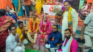 कलियुग में भागवत कथा से सर्व समाज का कल्याण होता है… व्यास आचार्य हरिदर्शन, शक्ति के सामुदायिक भवन में रही भागवत कथा की धूम,सिद्ध श्री हनुमान मंदिर सेवा परिवार थाना चौक ने किया था आयोजन, 29 अगस्त को भागवत कथा का हुआ समापन, धर्म प्रेमियों ने किया कथा श्रवण कलियुग में भागवत कथा से सर्व समाज का कल्याण होता है… व्यास आचार्य हरिदर्शन, शक्ति के सामुदायिक भवन में रही भागवत कथा की धूम,सिद्ध श्री हनुमान मंदिर सेवा परिवार थाना चौक ने किया था आयोजन, 29 अगस्त को भागवत कथा का हुआ समापन, धर्म प्रेमियों ने किया कथा श्रवण kshititech