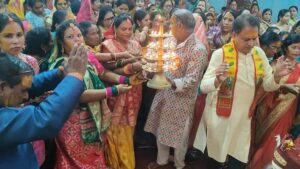 कलियुग में भागवत कथा से सर्व समाज का कल्याण होता है… व्यास आचार्य हरिदर्शन, शक्ति के सामुदायिक भवन में रही भागवत कथा की धूम,सिद्ध श्री हनुमान मंदिर सेवा परिवार थाना चौक ने किया था आयोजन, 29 अगस्त को भागवत कथा का हुआ समापन, धर्म प्रेमियों ने किया कथा श्रवण कलियुग में भागवत कथा से सर्व समाज का कल्याण होता है… व्यास आचार्य हरिदर्शन, शक्ति के सामुदायिक भवन में रही भागवत कथा की धूम,सिद्ध श्री हनुमान मंदिर सेवा परिवार थाना चौक ने किया था आयोजन, 29 अगस्त को भागवत कथा का हुआ समापन, धर्म प्रेमियों ने किया कथा श्रवण kshititech