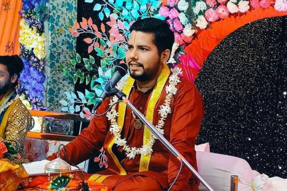 कलियुग में भागवत कथा से सर्व समाज का कल्याण होता है… व्यास आचार्य हरिदर्शन, शक्ति के सामुदायिक भवन में रही भागवत कथा की धूम,सिद्ध श्री हनुमान मंदिर सेवा परिवार थाना चौक ने किया था आयोजन, 29 अगस्त को भागवत कथा का हुआ समापन, धर्म प्रेमियों ने किया कथा श्रवण कलियुग में भागवत कथा से सर्व समाज का कल्याण होता है… व्यास आचार्य हरिदर्शन, शक्ति के सामुदायिक भवन में रही भागवत कथा की धूम,सिद्ध श्री हनुमान मंदिर सेवा परिवार थाना चौक ने किया था आयोजन, 29 अगस्त को भागवत कथा का हुआ समापन, धर्म प्रेमियों ने किया कथा श्रवण kshititech