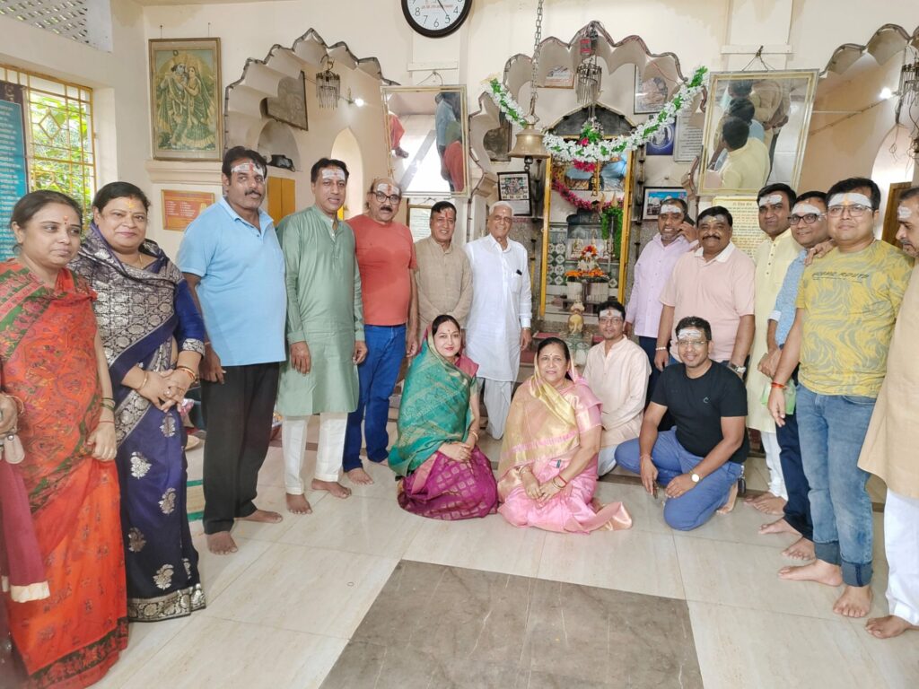 रायपुर सेंट्रल मारवाड़ी युवा मंच ने श्रावणी मास पर किया श्री महावीर गौशाला में सहस्त्रधारा अभिषेक कार्यक्रम का आयोजन, गौशाला में गौ माता को खिलाया गया गुड एवं चना, महावीर गौशाला के अध्यक्ष सियाराम अग्रवाल भी रहे मौजूद रायपुर सेंट्रल मारवाड़ी युवा मंच ने श्रावणी मास पर किया श्री महावीर गौशाला में सहस्त्रधारा अभिषेक कार्यक्रम का आयोजन, गौशाला में गौ माता को खिलाया गया गुड एवं चना, महावीर गौशाला के अध्यक्ष सियाराम अग्रवाल भी रहे मौजूद kshititech