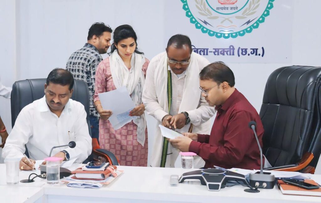 कलेक्टर टोपनो के जन दर्शन से मिल रहा नागरिकों को लाभ, 5 अगस्त को समय सीमा की बैठक एवं जन दर्शन का कार्यक्रम हुआ संपन्न, 6 अगस्त को शक्ति जिले से अयोध्या धाम की यात्रा पर रवाना होंगे राम भक्त, कलेक्टर टोपनो ने कहा- जिले में शासन की योजनाओं का पहुंचे समुचित लाभ, अधिकारियों को दिए दिशा निर्देश, शक्ति जिले में प्रत्येक सोमवार को होगी TL एवं जन दर्शन कलेक्टर टोपनो के जन दर्शन से मिल रहा नागरिकों को लाभ, 5 अगस्त को समय सीमा की बैठक एवं जन दर्शन का कार्यक्रम हुआ संपन्न, 6 अगस्त को शक्ति जिले से अयोध्या धाम की यात्रा पर रवाना होंगे राम भक्त, कलेक्टर टोपनो ने कहा- जिले में शासन की योजनाओं का पहुंचे समुचित लाभ, अधिकारियों को दिए दिशा निर्देश, शक्ति जिले में प्रत्येक सोमवार को होगी TL एवं जन दर्शन kshititech