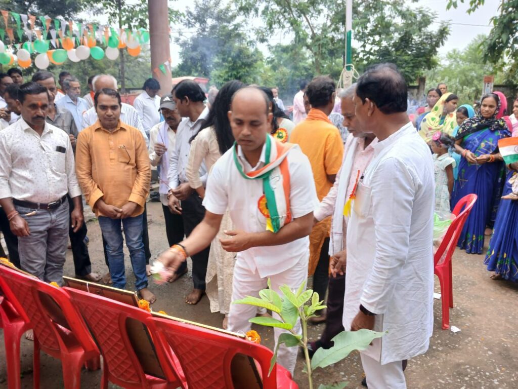 अड़भार के नए चौकी प्रभारी से मुलाकात की कांग्रेस नेता ज्योतिष गर्ग ने, नए चौकी प्रभारी का किया स्वागत, स्वामी आत्मानंद अंग्रेजी माध्यम में स्वतंत्रता दिवस कार्यक्रम में अतिथि के रूप में पहुंचे ज्योतिष गर्ग, ज्योतिष ने किया विद्यालय के बच्चों का उत्साह वर्धन, कहां राष्ट्र प्रेम की भावना से हम सब करें राष्ट्र की उन्नति के लिए कार्य अड़भार के नए चौकी प्रभारी से मुलाकात की कांग्रेस नेता ज्योतिष गर्ग ने, नए चौकी प्रभारी का किया स्वागत, स्वामी आत्मानंद अंग्रेजी माध्यम में स्वतंत्रता दिवस कार्यक्रम में अतिथि के रूप में पहुंचे ज्योतिष गर्ग, ज्योतिष ने किया विद्यालय के बच्चों का उत्साह वर्धन, कहां राष्ट्र प्रेम की भावना से हम सब करें राष्ट्र की उन्नति के लिए कार्य kshititech