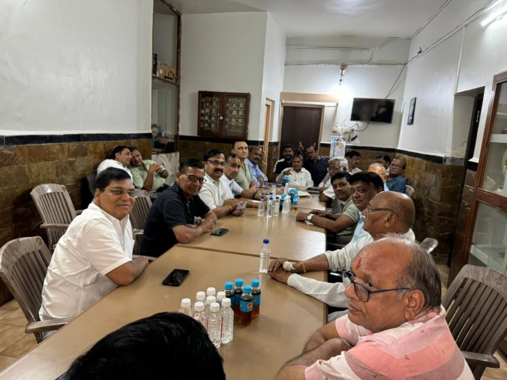 अग्रवाल समाज की चिंतन बैठक-प्री वेडिंग शूट पर लगाए गए प्रतिबंध को लागू करने का किया जाएगा प्रयास,दुर्ग,भिलाई , खुर्सीपार,औद्योगिक क्षेत्र के अग्रवाल समाज के पदाधिकारियों की सम्पन्न हुई संयुक्त बैठक अग्रवाल समाज की चिंतन बैठक-प्री वेडिंग शूट पर लगाए गए प्रतिबंध को लागू करने का किया जाएगा प्रयास,दुर्ग,भिलाई , खुर्सीपार,औद्योगिक क्षेत्र के अग्रवाल समाज के पदाधिकारियों की सम्पन्न हुई संयुक्त बैठक kshititech