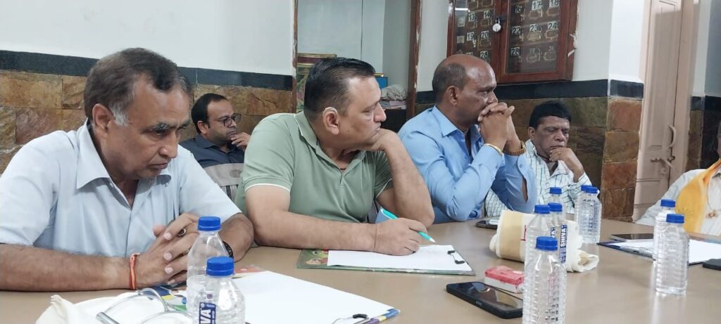 अग्रवाल समाज की चिंतन बैठक-प्री वेडिंग शूट पर लगाए गए प्रतिबंध को लागू करने का किया जाएगा प्रयास,दुर्ग,भिलाई , खुर्सीपार,औद्योगिक क्षेत्र के अग्रवाल समाज के पदाधिकारियों की सम्पन्न हुई संयुक्त बैठक अग्रवाल समाज की चिंतन बैठक-प्री वेडिंग शूट पर लगाए गए प्रतिबंध को लागू करने का किया जाएगा प्रयास,दुर्ग,भिलाई , खुर्सीपार,औद्योगिक क्षेत्र के अग्रवाल समाज के पदाधिकारियों की सम्पन्न हुई संयुक्त बैठक kshititech