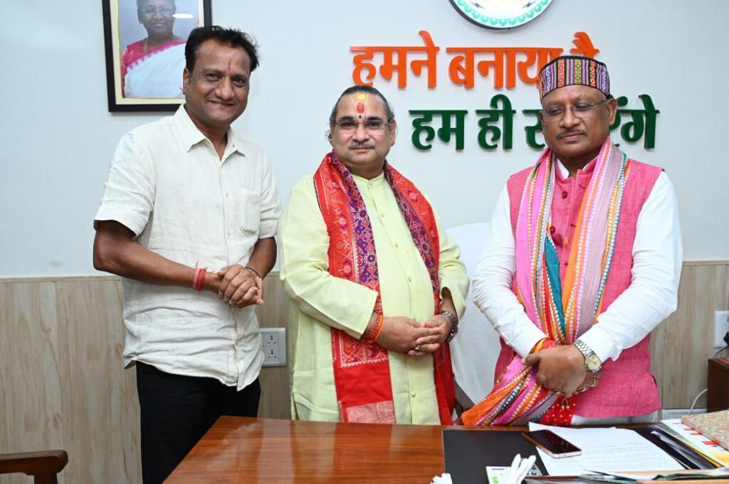 सुप्रसिद्ध भागवत कथा वाचक आचार्य बांके बिहारी गोस्वामी की 5 सितंबर से 12 सितंबर तक उड़ीसा के जूनागढ़ में होगी श्रीमद् भागवत कथा ज्ञान यज्ञ, यूट्यूब चैनल भागवत प्रवाह पर होगा सीधा प्रसारण, जूनागढ़ के प्रतिष्ठित काशीराम महावीर प्रसाद बापुडिया परिवार ने किया है आयोजन सुप्रसिद्ध भागवत कथा वाचक आचार्य बांके बिहारी गोस्वामी की 5 सितंबर से 12 सितंबर तक उड़ीसा के जूनागढ़ में होगी श्रीमद् भागवत कथा ज्ञान यज्ञ, यूट्यूब चैनल भागवत प्रवाह पर होगा सीधा प्रसारण, जूनागढ़ के प्रतिष्ठित काशीराम महावीर प्रसाद बापुडिया परिवार ने किया है आयोजन kshititech