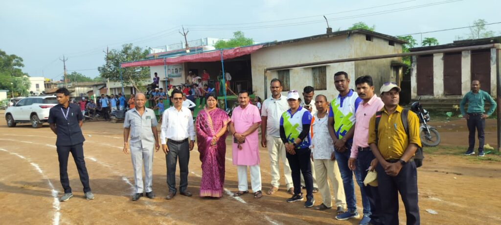 खेलों को लेकर स्कूल शिक्षा विभाग का आयोजन- मालखरौदा के दशहरा मैदान में आयोजित की गई जिला स्तरीय शालेय एथलेटिक्स प्रतियोगिता, जिला शिक्षा विभाग ने किया था कार्यक्रम का आयोजन, जिला शिक्षा अधिकारी एन के चंद्रा ने कहा- ऐसे आयोजनों से खिलाड़ियों को प्रदेश एवं राष्ट्रीय स्तर पर भी प्रदर्शन करने का मिलता है मौका खेलों को लेकर स्कूल शिक्षा विभाग का आयोजन- मालखरौदा के दशहरा मैदान में आयोजित की गई जिला स्तरीय शालेय एथलेटिक्स प्रतियोगिता, जिला शिक्षा विभाग ने किया था कार्यक्रम का आयोजन, जिला शिक्षा अधिकारी एन के चंद्रा ने कहा- ऐसे आयोजनों से खिलाड़ियों को प्रदेश एवं राष्ट्रीय स्तर पर भी प्रदर्शन करने का मिलता है मौका kshititech